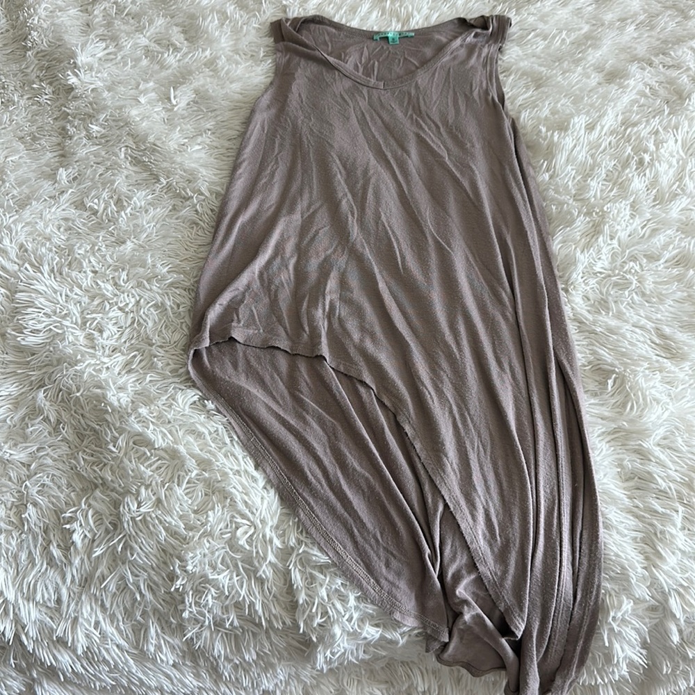 Light brown high/low on one side tank top